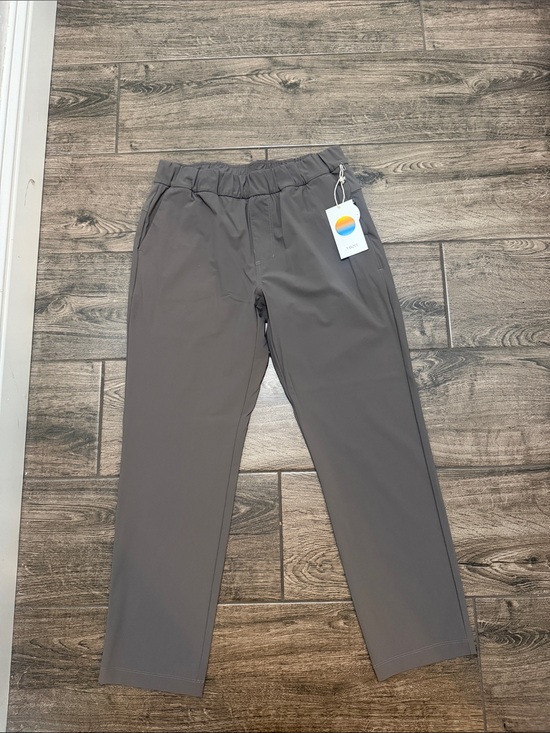 Vuori Pants - Vuori Miles Ankle Pant. Chia. Medium. NWT.